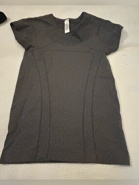 Girls Ivivva Charcoal Short-Sleeve grey athletic top